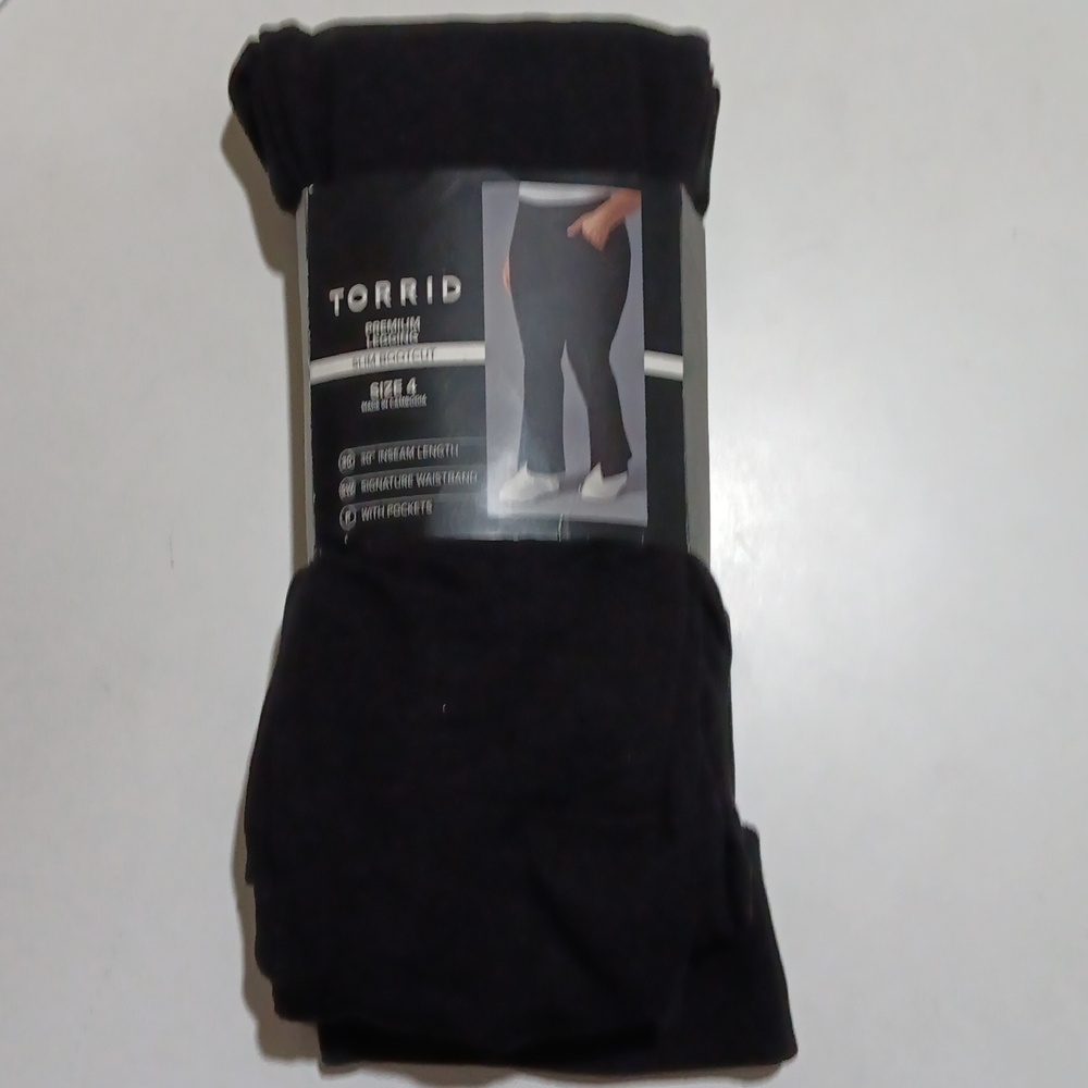 Torrid Premium Legging Slim Bootcut Sz4 Signature w Pockets NIP